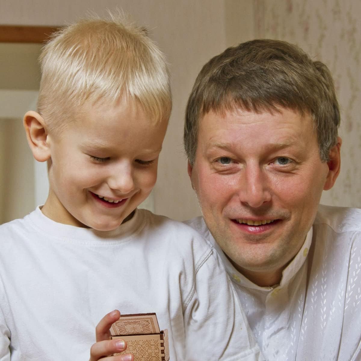 Gifts for Son from Dad, Wooden Music Box, Dad to Son Gifts, Suitable for Birthday/Christmas/Keepsake