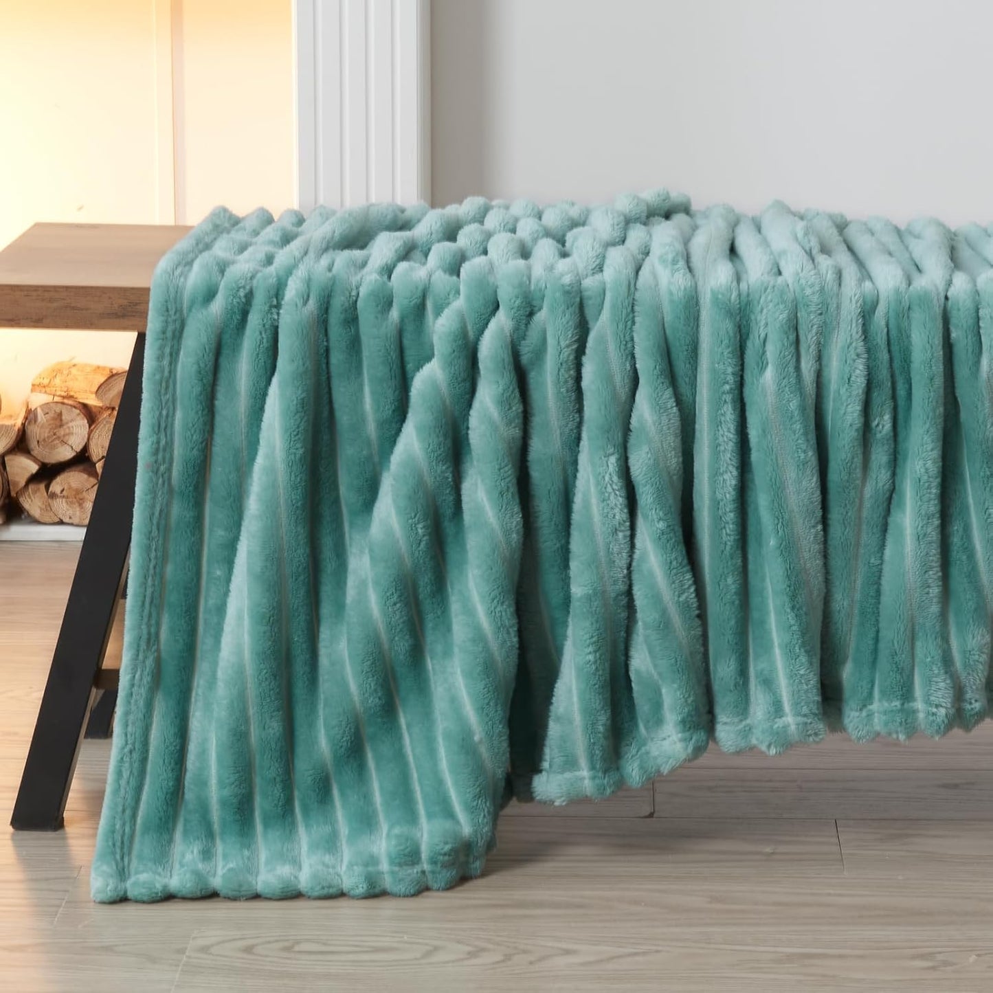 NEWCOSPLAY Super Soft Throw Blanket Mint Green Premium Silky Flannel Fleece 3D Ribbed Jacquard Lightweight Bed Blanket All Season Use (Mint Green Ribbed, Throw(40"x50"))
