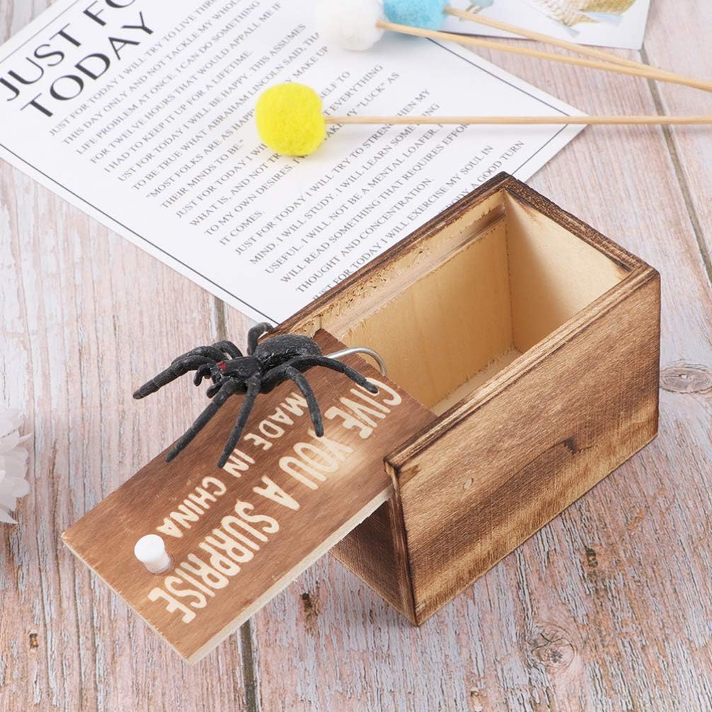 NUOBESTY Spider Prank Toy Box Tricky Spider Box Fake Spider in a Box Funny Wooden Box Toy April Fool Halloween Joke Toys Scare Shocker Surprise Spider Model 2pcs