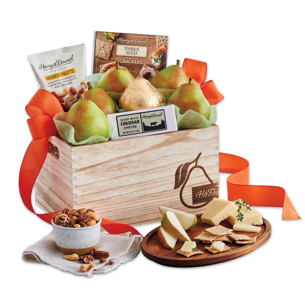 Harry & David Signature Food Gift Basket, Fruit And Nut Gift Basket With Pears, White Cheddar Cheese, Mixed Nuts, Crackers, Perfect Gift For Any Occassion, Family, Friends, Coworkers, Loved Ones