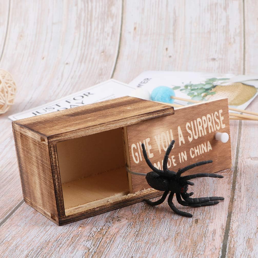 NUOBESTY Spider Prank Toy Box Tricky Spider Box Fake Spider in a Box Funny Wooden Box Toy April Fool Halloween Joke Toys Scare Shocker Surprise Spider Model 2pcs