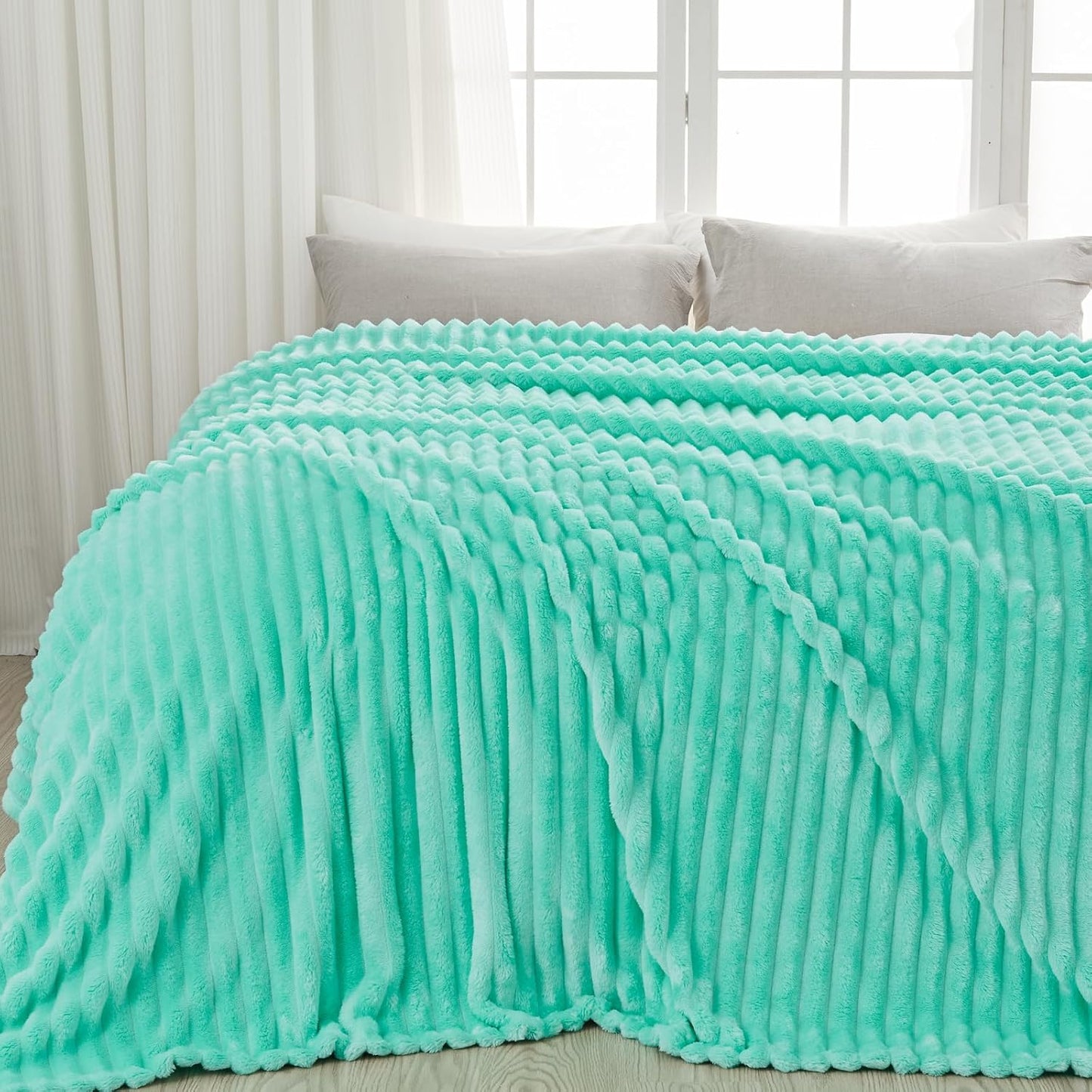 NEWCOSPLAY Super Soft Queen Blanket Aqua Premium Silky Flannel Fleece 3D Ribbed Jacquard Lightweight Bed Blanket All Season Use (Aqua Ribbed, Queen(90"x90"))