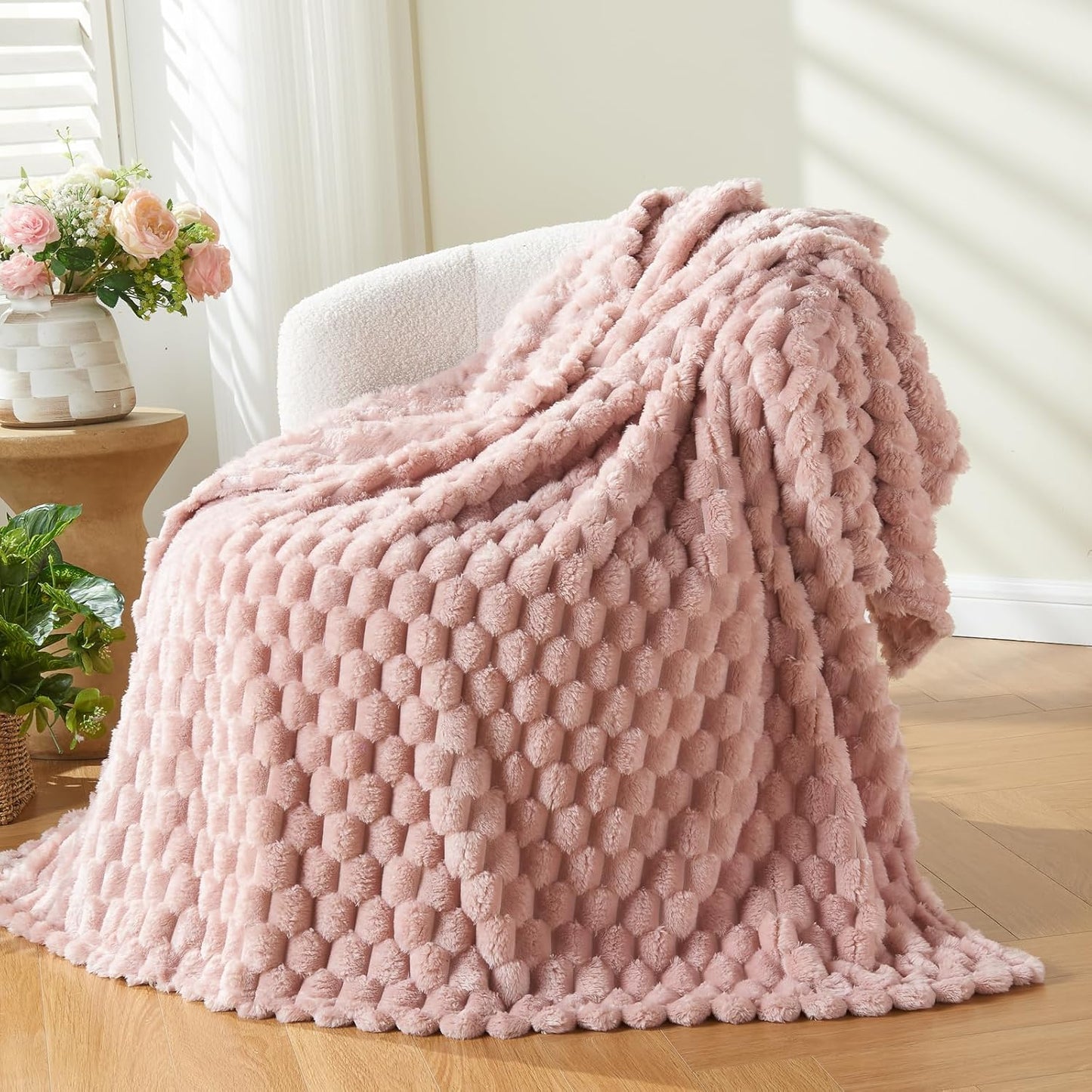 NEWCOSPLAY Super Soft Throw Blanket Pink Premium Silky Flannel Fleece 3D Clouds Stylish Jacquard Lightweight Bed Blanket All Season Use 350GSM (Pink, Throw(50"x60"))