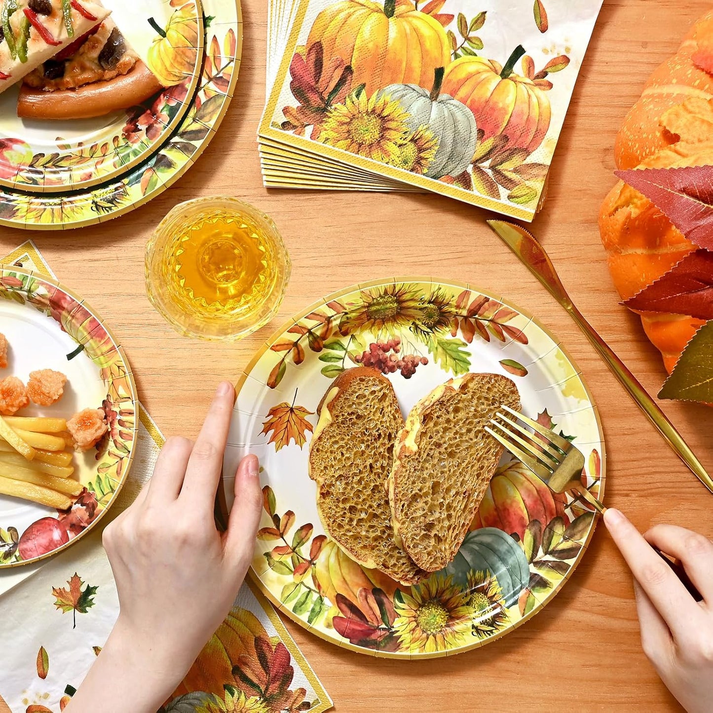 Homlouue 200 PCS Fall Paper Plates and Napkins, Thanksgiving Paper Plates and Napkins Sets, Pumpkin Plate for Fall Dinner Autumn Harvest Party Supplies, Thanksgiving Dessert Plate for Home Decorations