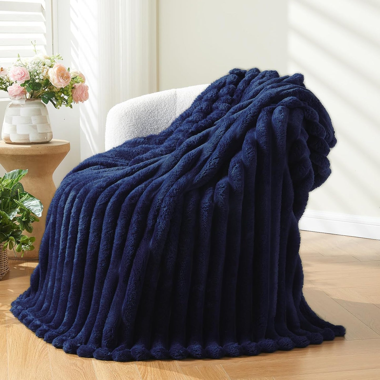 NEWCOSPLAY Super Soft Twin Blanket Dark Navy Premium Silky Flannel Fleece 3D Ribbed Jacquard Lightweight Bed Blanket All Season Use (Dark Navy Ribbed, Twin(60"x80"))