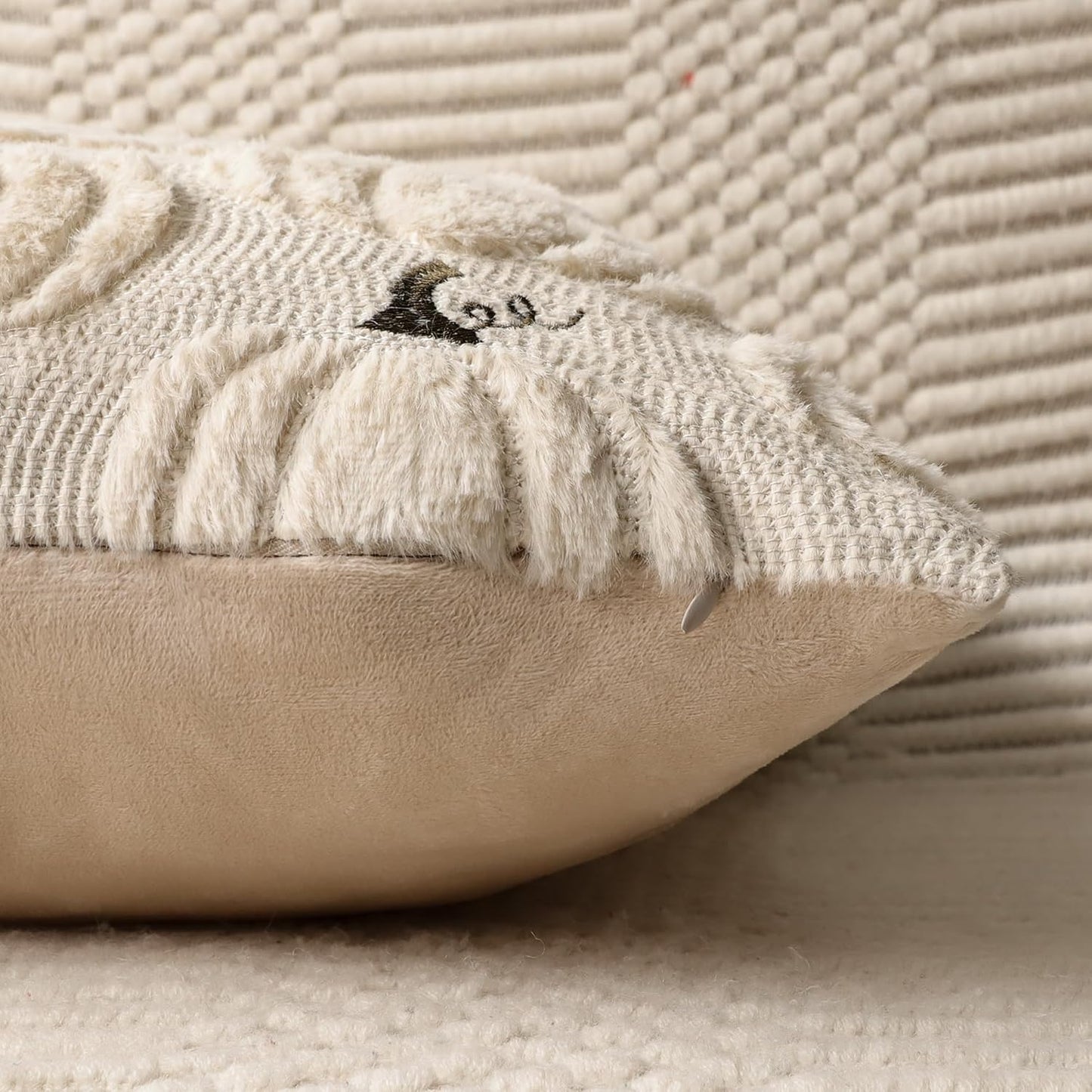 4TH Emotion Fall Pumpkin Decorative Pillow Covers 18x18 Set of 2, Beige Soft Plush Faux Fur Wool Farmhouse Throw Cushion Cases for Autumn Thanksgiving Holiday Home Decorations