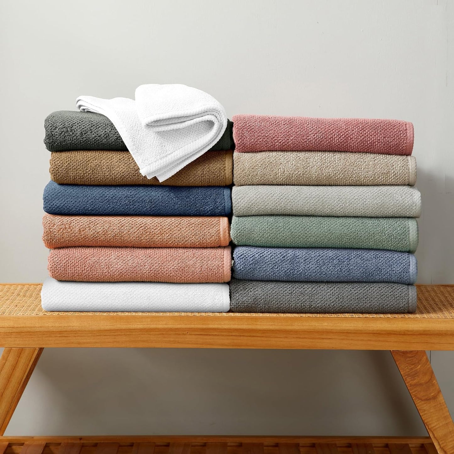 Great Bay Home Blue Bath Towels - 100% Cotton 4 Pack 54x27 Bath Towel Set - Absorbent, Quick-Drying, Durable Towels for Bathroom Decor - Low-Twist, Two-Ply Fibers (Chambrey Blue)