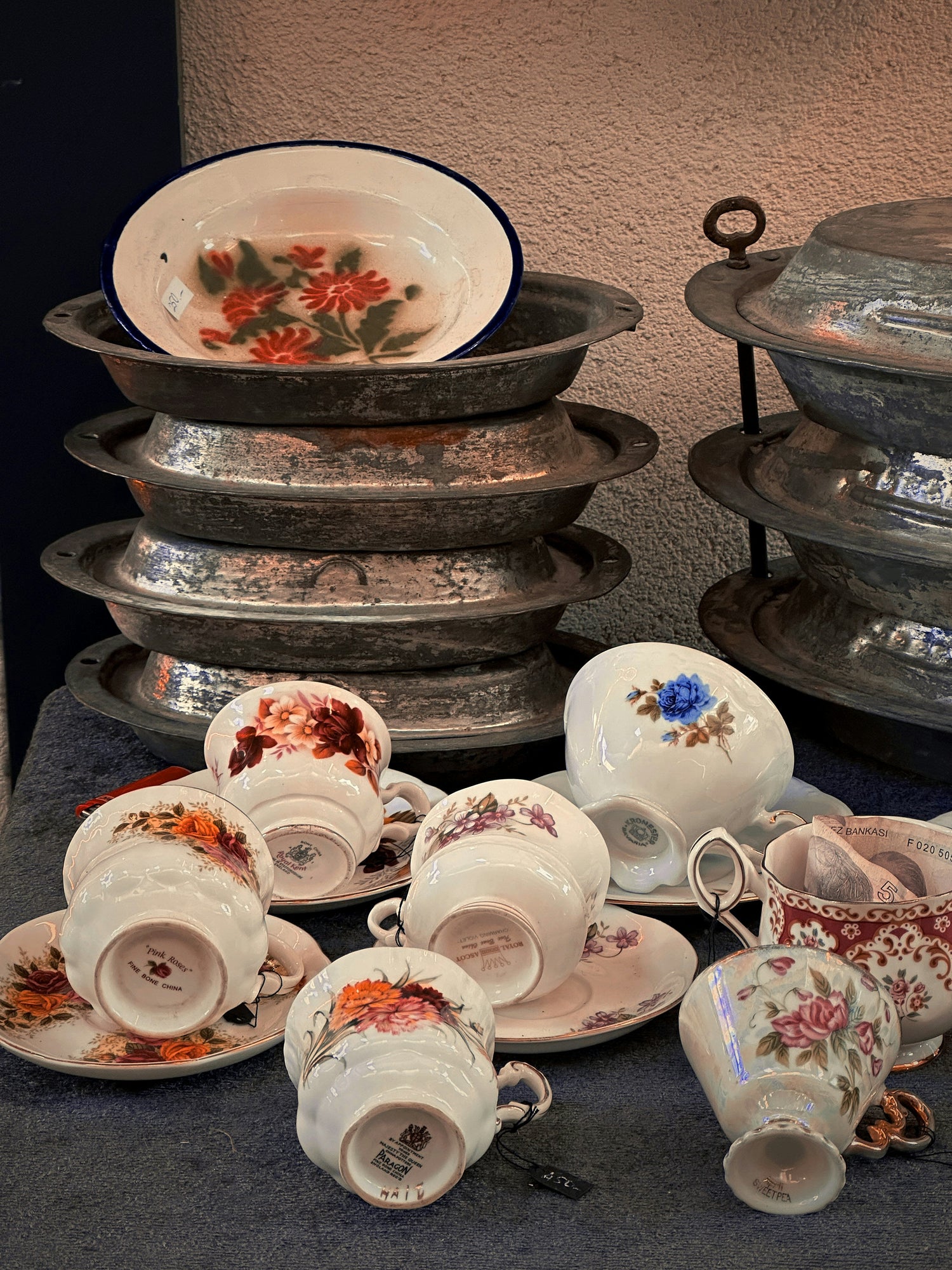 Cups & Drinkware	party cups	drinkware	beverage containers