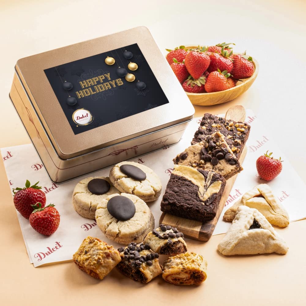 Holiday Cheers Gift Baskets - Chocolate, Cheese, Fudge Brownies, Pastry Rugelah - Great Deluxe Gift for Delivery - Send for Friends, Family, Boss, Parents