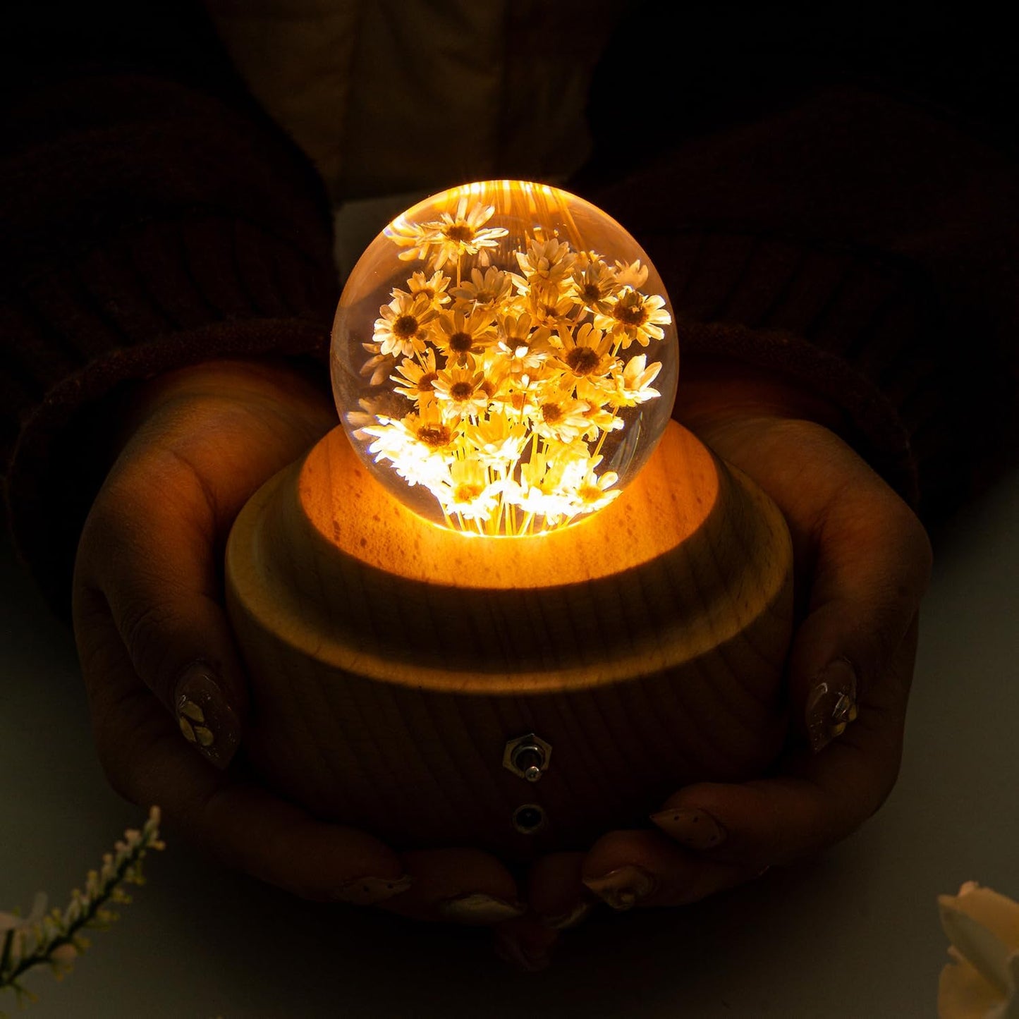 1 Pieces 6cm Diameter Yellow Glass Little Daisy Ball Night Light Music Box Wood You are My Sunshine Mechanism Flower Decor Romantic Birthday Valentine's Day for Girlfriend Her Women