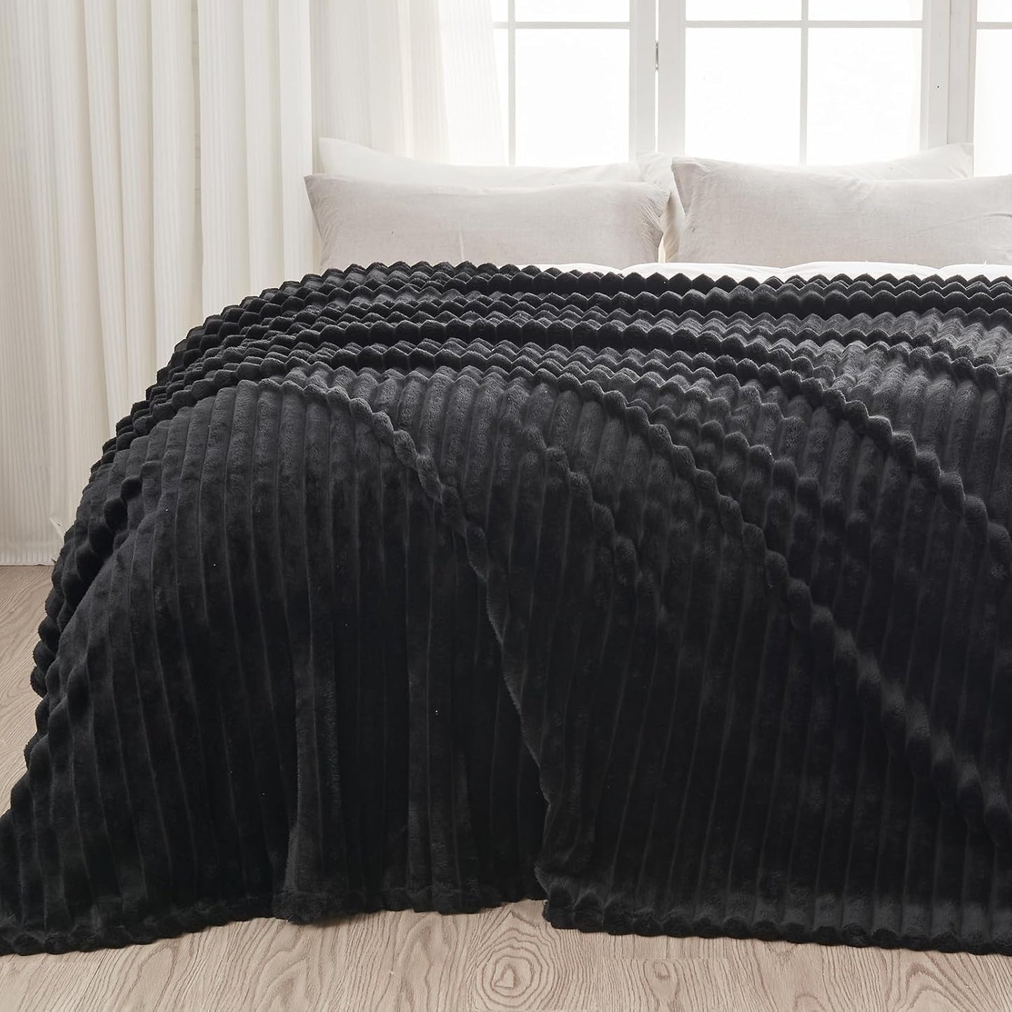 NEWCOSPLAY Super Soft King Blanket Black Premium Silky Flannel Fleece 3D Ribbed Jacquard Lightweight Bed Blanket All Season Use (Black Ribbed, King(90"x110"))