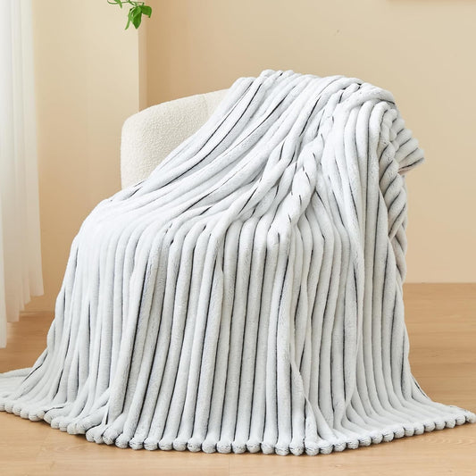 NEWCOSPLAY Super Soft Twin Blanket Black and White Premium Silky Flannel Fleece 3D Ribbed Jacquard Lightweight Bed Blanket All Season Use (Black and White Ribbed, Twin(60"x80"))