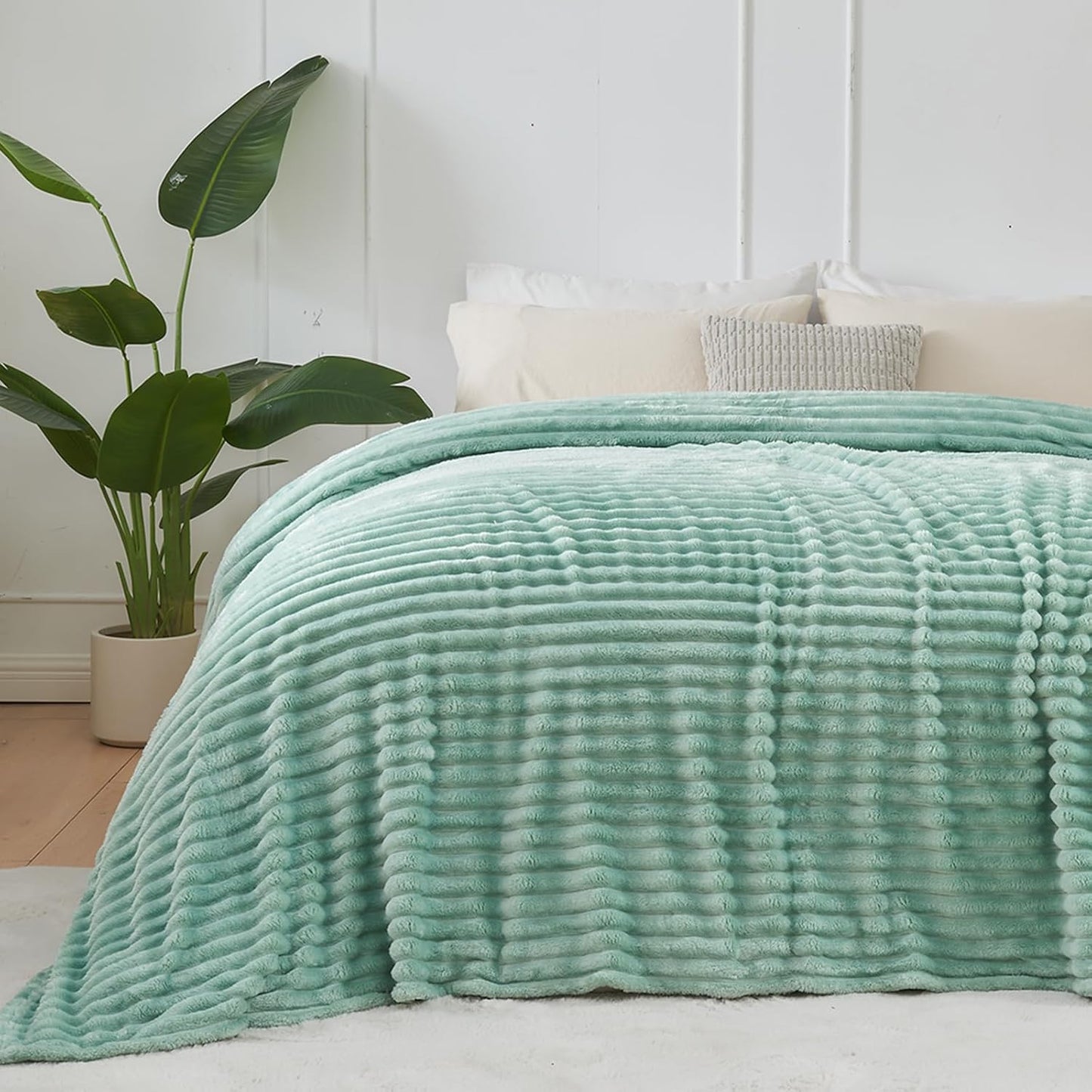NEWCOSPLAY Super Soft Queen Blanket New Sage Green Premium Silky Flannel Fleece 3D Ribbed Jacquard Lightweight Bed Blanket All Season Use (New Sage Green Ribbed, Queen(90"x90"))