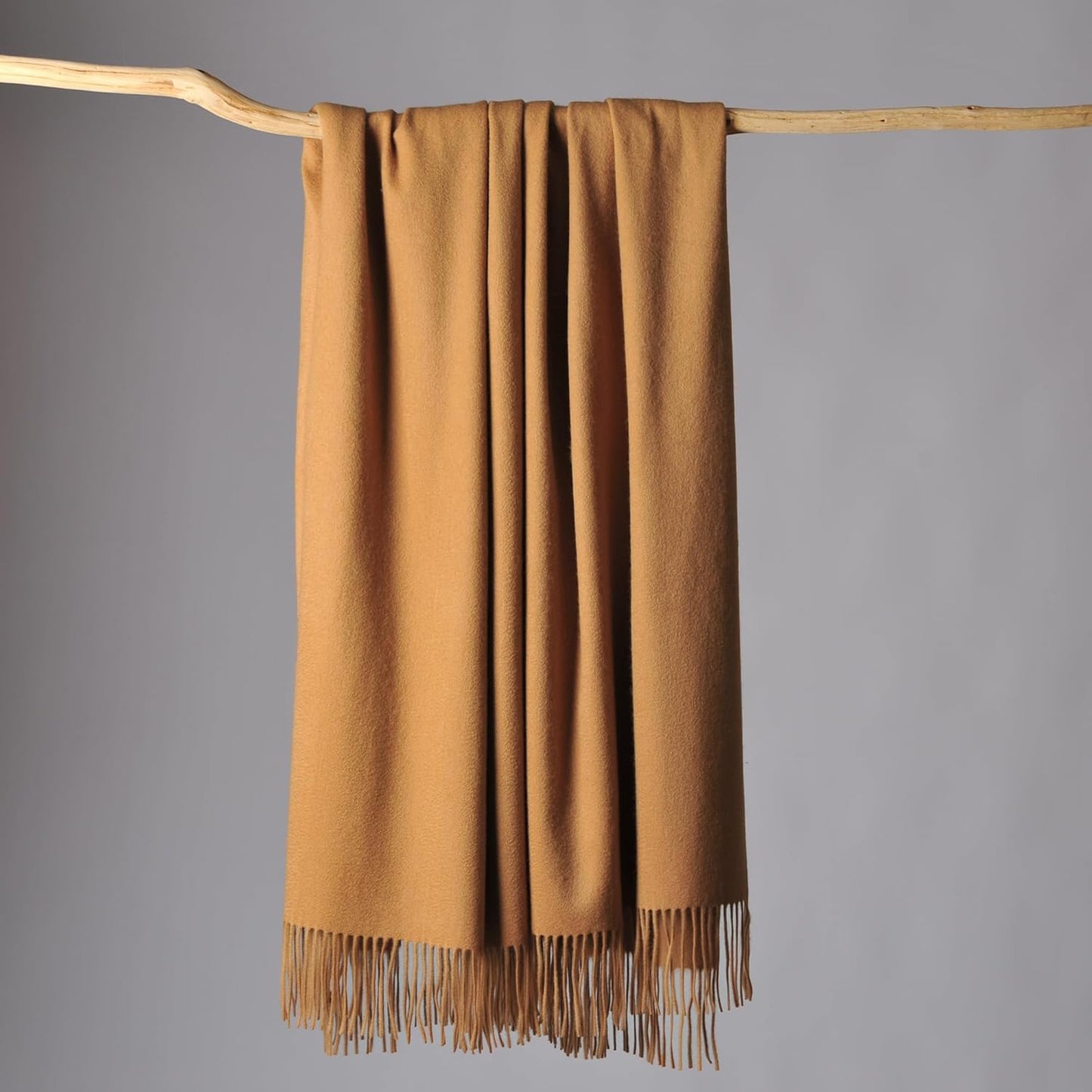 CUDDLE DREAMS Premium Cashmere Throw Blanket with Fringe, Luxuriously Soft (Camel)