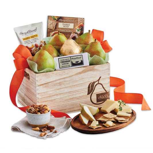 Harry & David Signature Food Gift Basket, Fruit And Nut Gift Basket With Pears, White Cheddar Cheese, Mixed Nuts, Crackers, Perfect Gift For Any Occassion, Family, Friends, Coworkers, Loved Ones