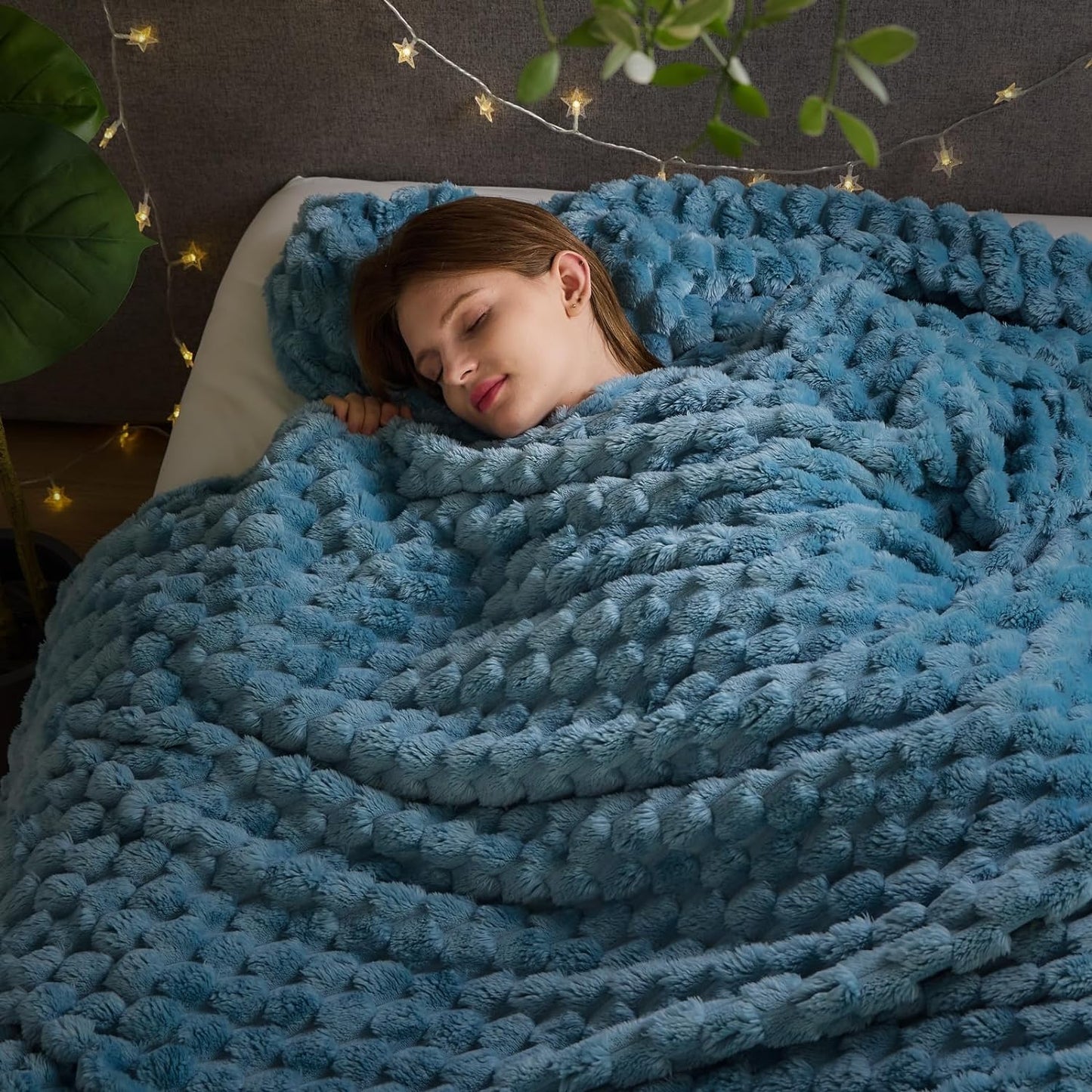 NEWCOSPLAY Super Soft King Blanket Blue Premium Silky Flannel Fleece 3D Clouds Stylish Jacquard Lightweight Bed Blanket All Season Use 350GSM (Blue, King(90"x110"))