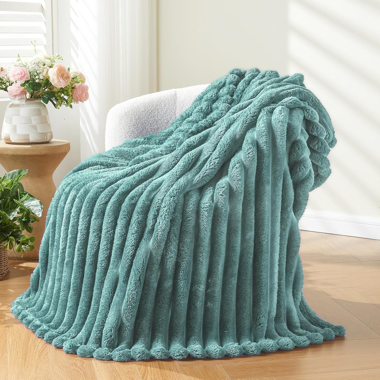 NEWCOSPLAY Super Soft Twin Blanket Mint Green Premium Silky Flannel Fleece 3D Ribbed Jacquard Lightweight Bed Blanket All Season Use (Mint Green Ribbed, Twin(60"x80"))