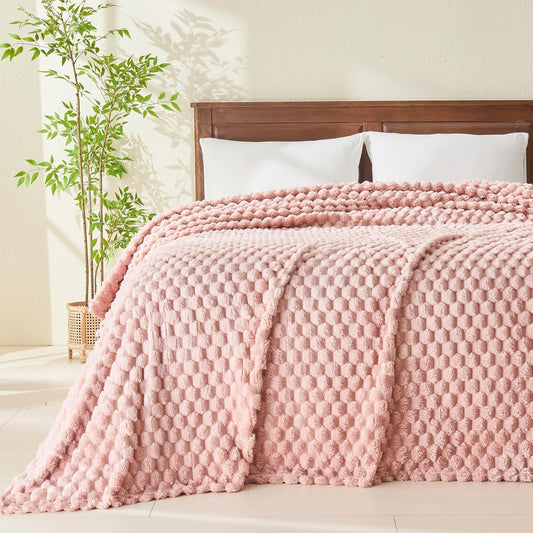 NEWCOSPLAY Super Soft Queen Blanket Pink Premium Silky Flannel Fleece 3D Clouds Stylish Jacquard Lightweight Bed Blanket All Season Use 350GSM (Pink, Queen(90"x90"))
