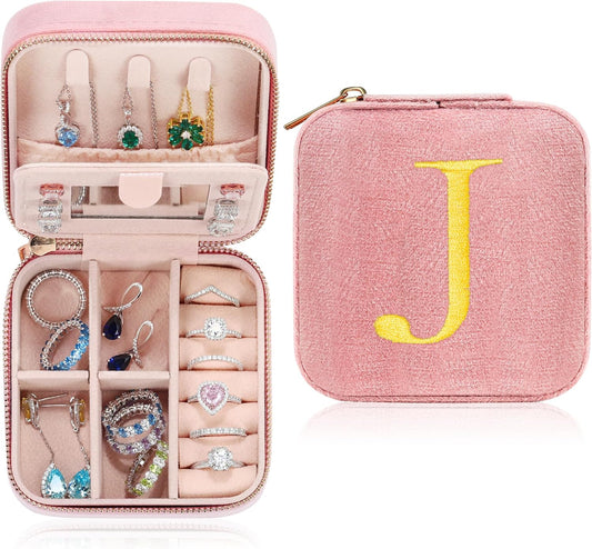 Parima Bridesmaid Proposal Gifts Wedding Day - Small Jewelry Box Travel Jewelry Case Organizer for Women Matron Maid Of Honor Bachelorette Party favors Bride Gift Flower Girl Gifts - Letter J, Pink
