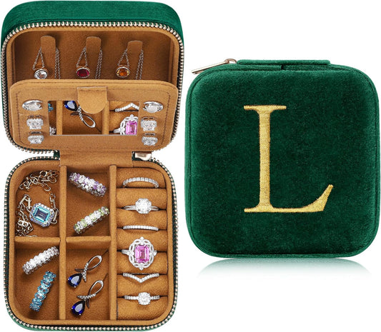 Parima Sister Gifts - Gifts for Sister, Sister Gifts From Sister, Birthday Gifts for Sister, Sister In Law Gifts, Plush Velvet Emerald-Green Jewelry Box Travel Jewelry Case - Letter L, Green