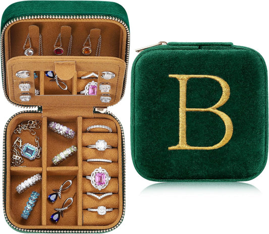 Parima Bridesmaid Gifts Wedding Day - Plush Velvet Bridesmaid Travel Jewelry Case Organizer Jewelry Box Bridal Shower Bride Maid Matron Of Honor Bachelorette Gifts Bride Gifts - Letter B, Green